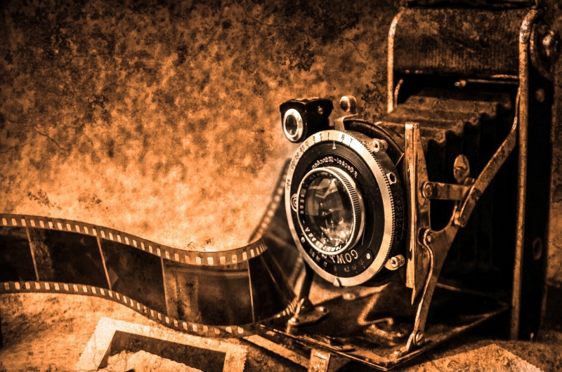 photographe-THIERY-min_light-wood-night-camera-photography-vintage-1245236-pxhere.com